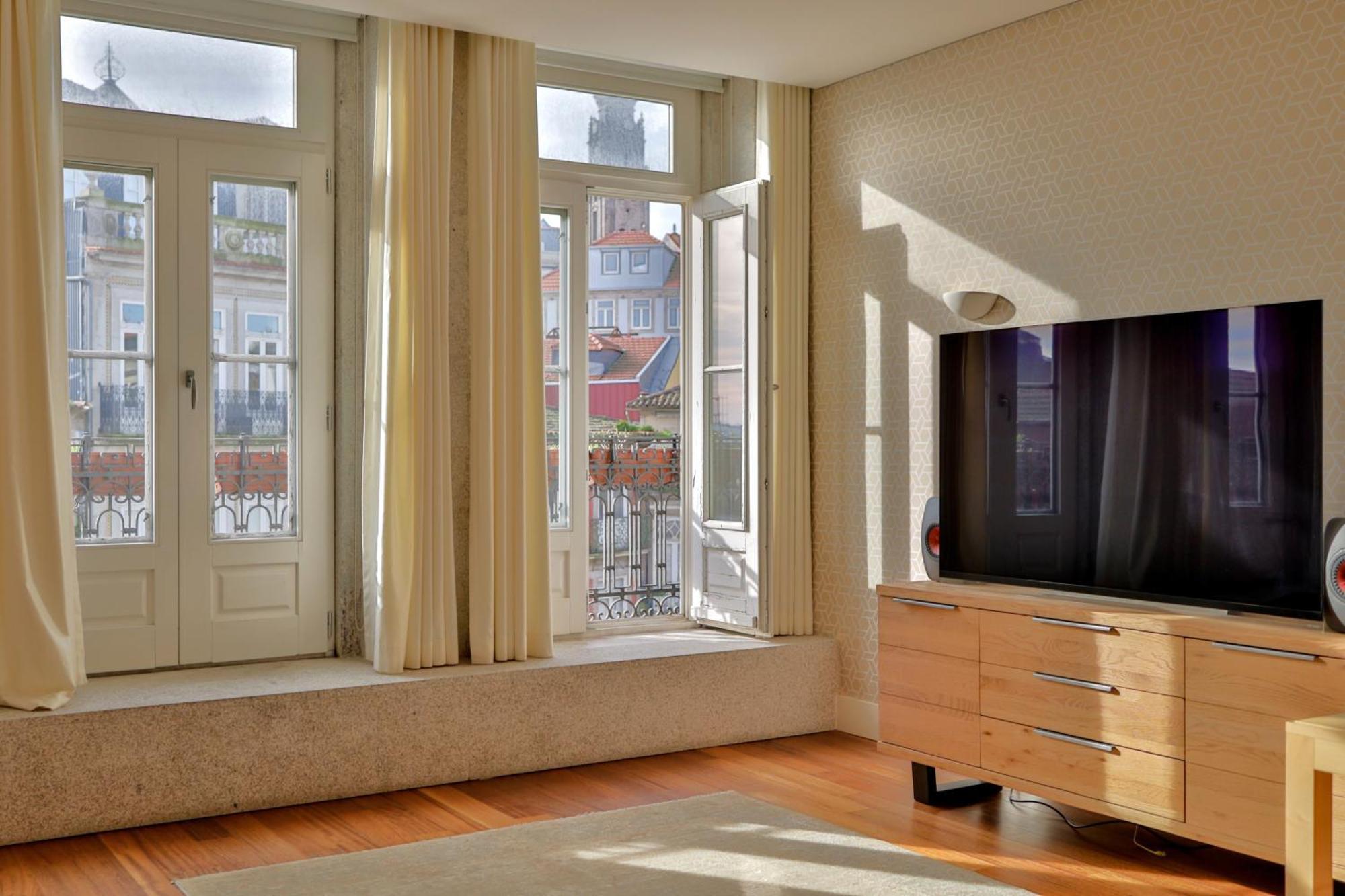 Cardosas Square Luxury Apartments By Porto City Hosts Exterior photo