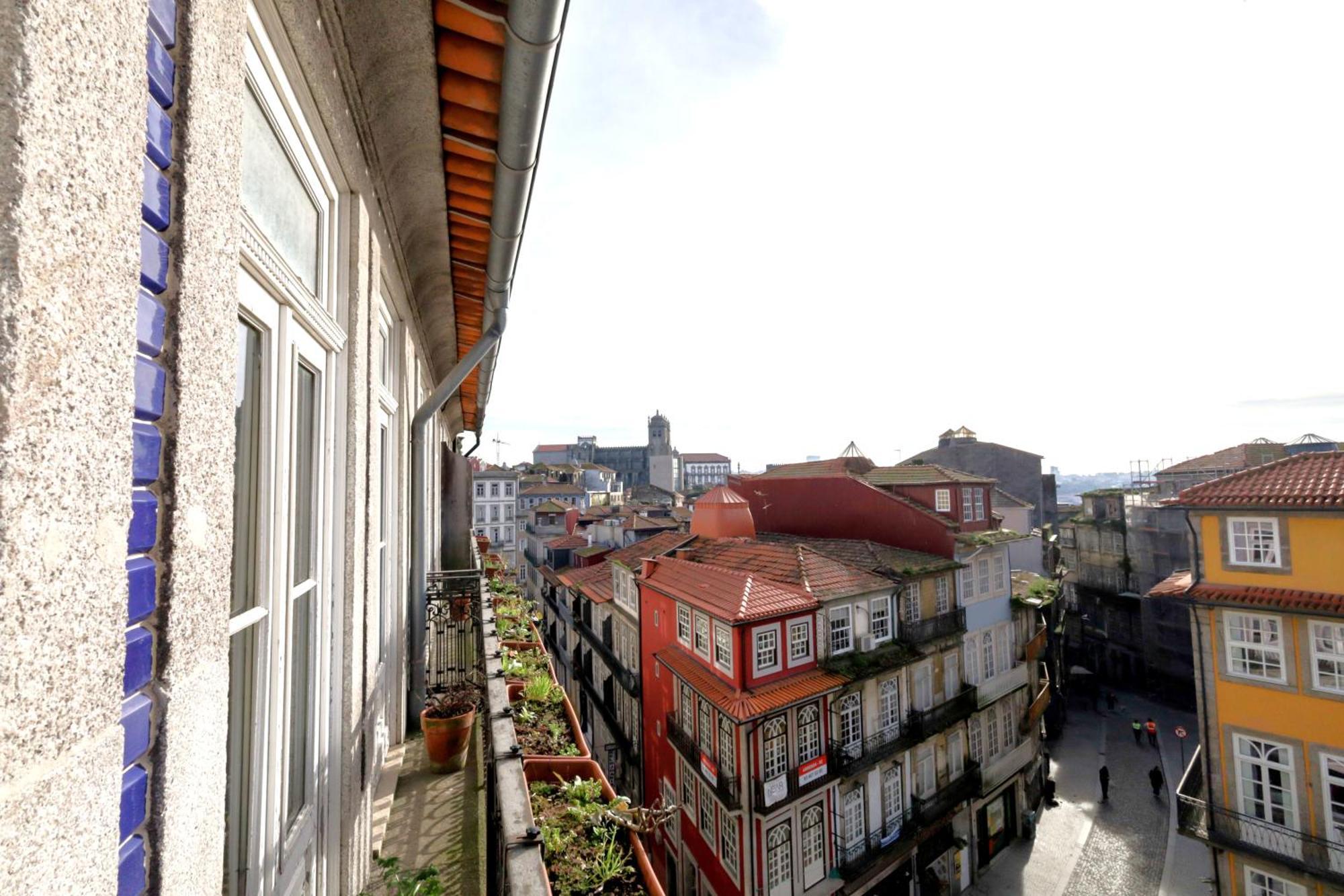 Cardosas Square Luxury Apartments By Porto City Hosts Exterior photo