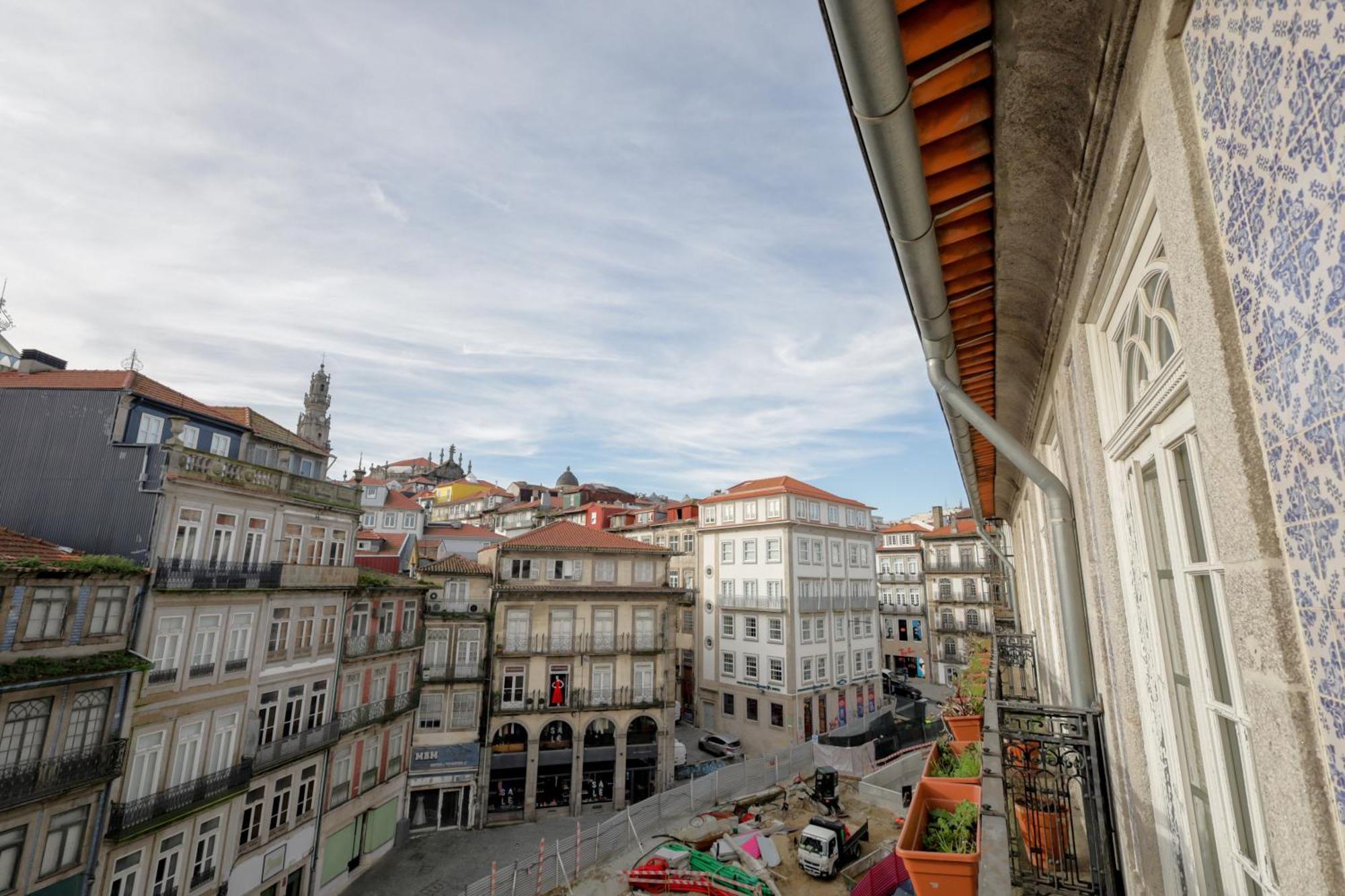 Cardosas Square Luxury Apartments By Porto City Hosts Exterior photo